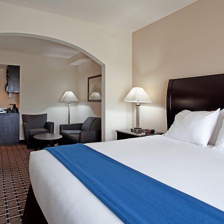 Holiday Inn Express Hotel & Suites Hope Mills-Fayetteville Airport By Ihg Værelse billede