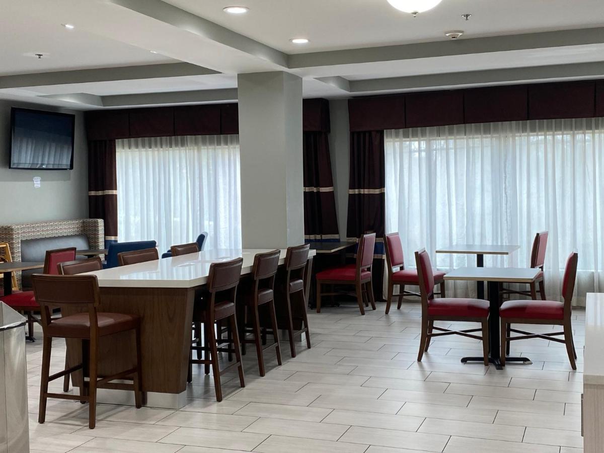 Holiday Inn Express Hotel & Suites Hope Mills-Fayetteville Airport, An Ihg Hotel Eksteriør billede