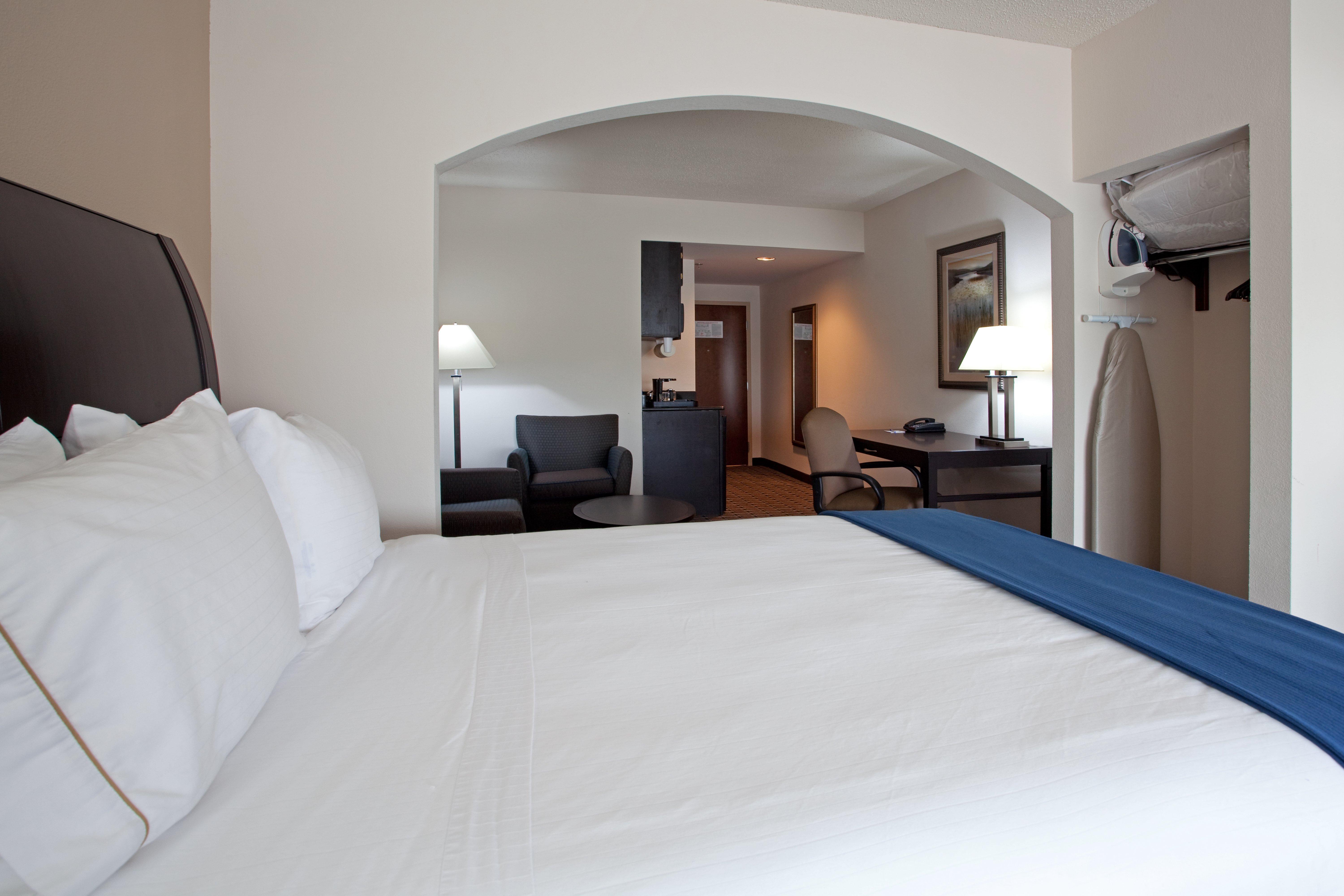 Holiday Inn Express Hotel & Suites Hope Mills-Fayetteville Airport By Ihg Eksteriør billede