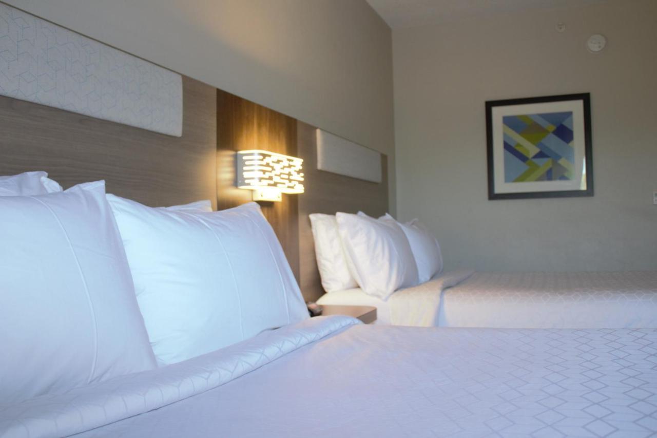 Holiday Inn Express Hotel & Suites Hope Mills-Fayetteville Airport, An Ihg Hotel Eksteriør billede