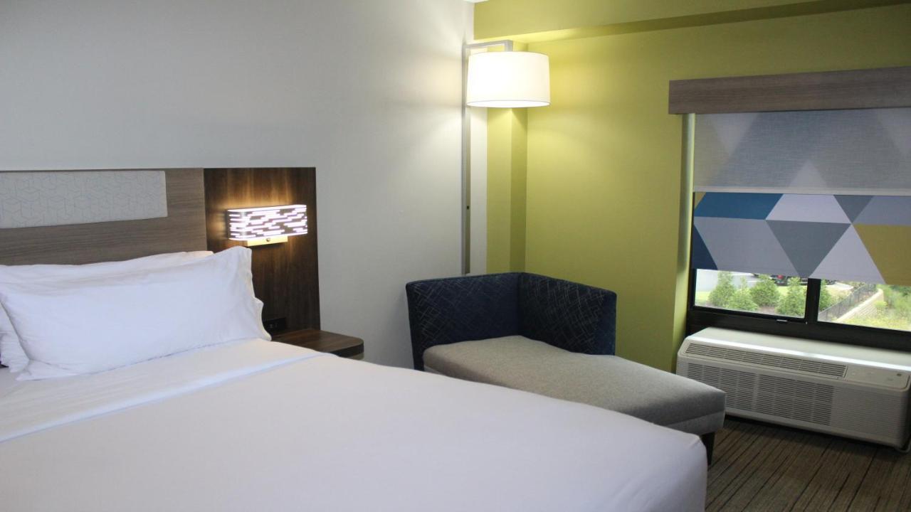 Holiday Inn Express Hotel & Suites Hope Mills-Fayetteville Airport By Ihg Eksteriør billede