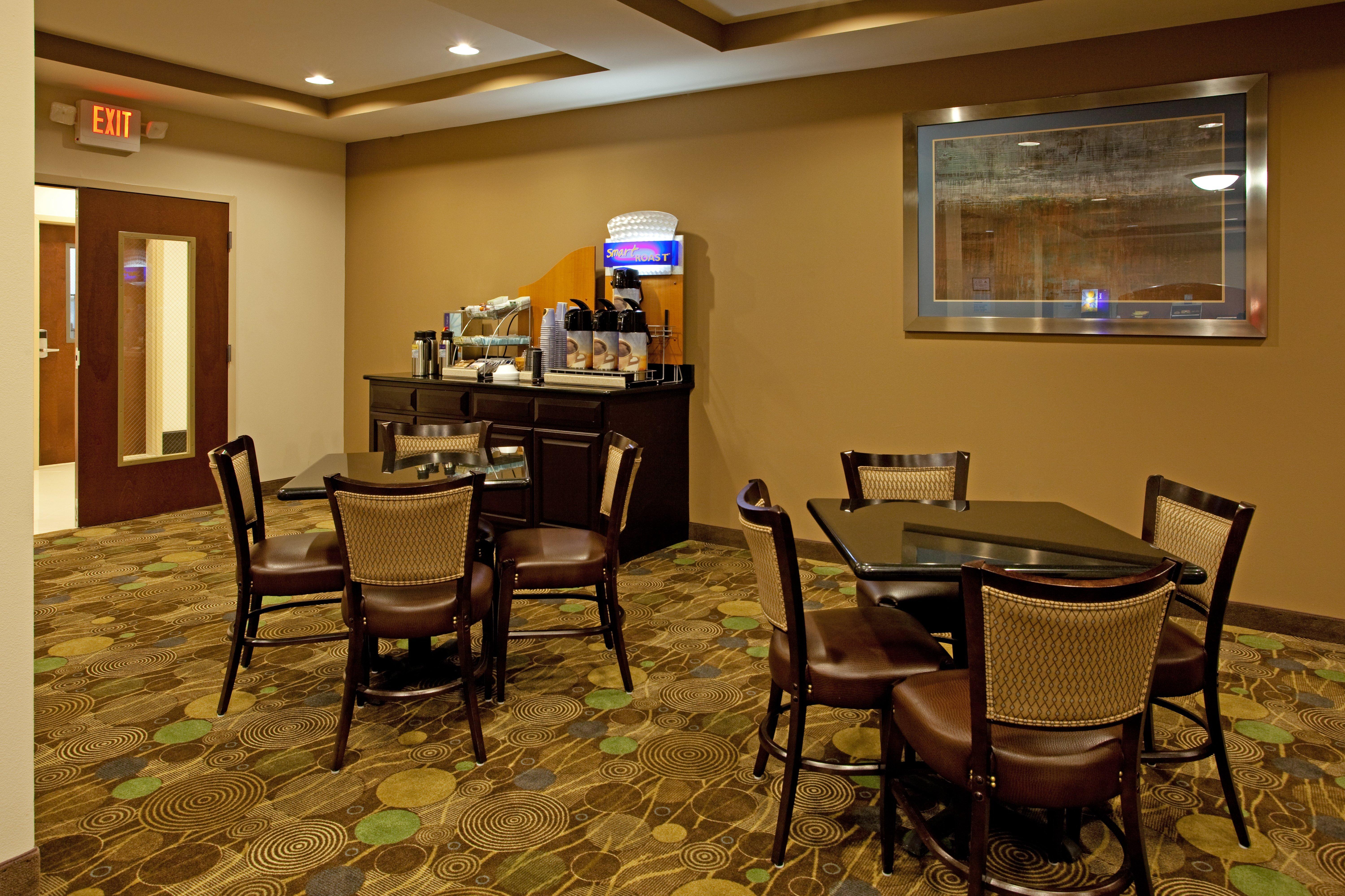 Holiday Inn Express Hotel & Suites Hope Mills-Fayetteville Airport By Ihg Eksteriør billede