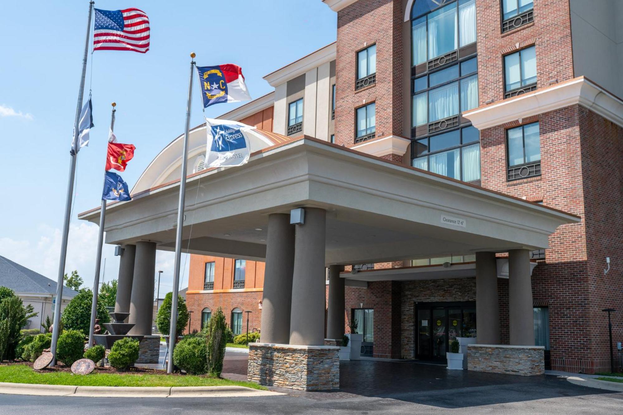 Holiday Inn Express Hotel & Suites Hope Mills-Fayetteville Airport, An Ihg Hotel Eksteriør billede