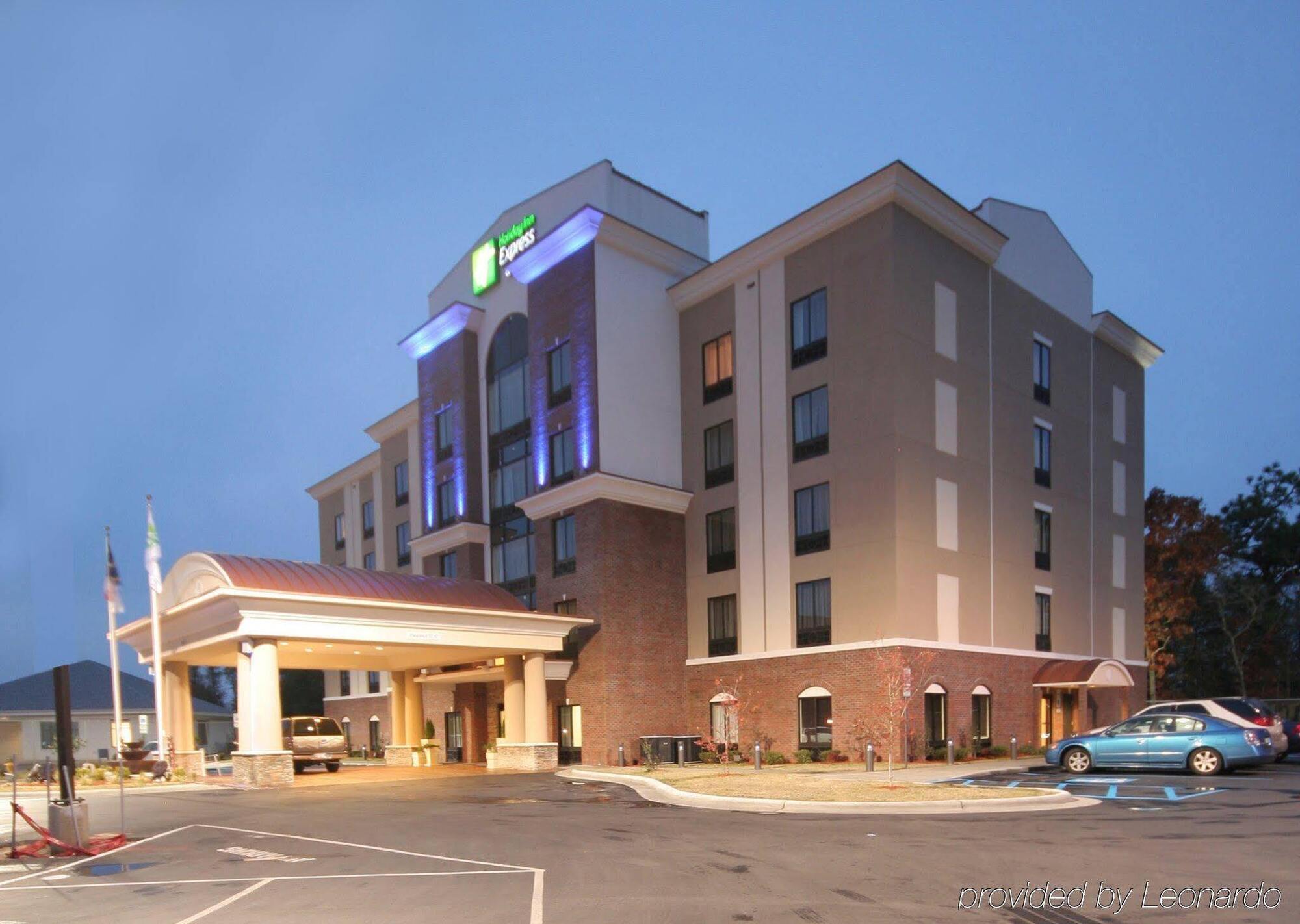 Holiday Inn Express Hotel & Suites Hope Mills-Fayetteville Airport By Ihg Eksteriør billede